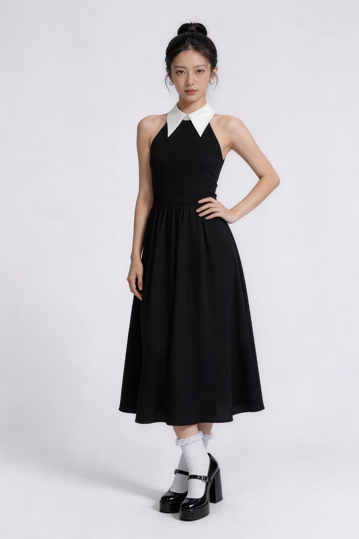 Ilaria Contrast Collar Halter Maxi Dress