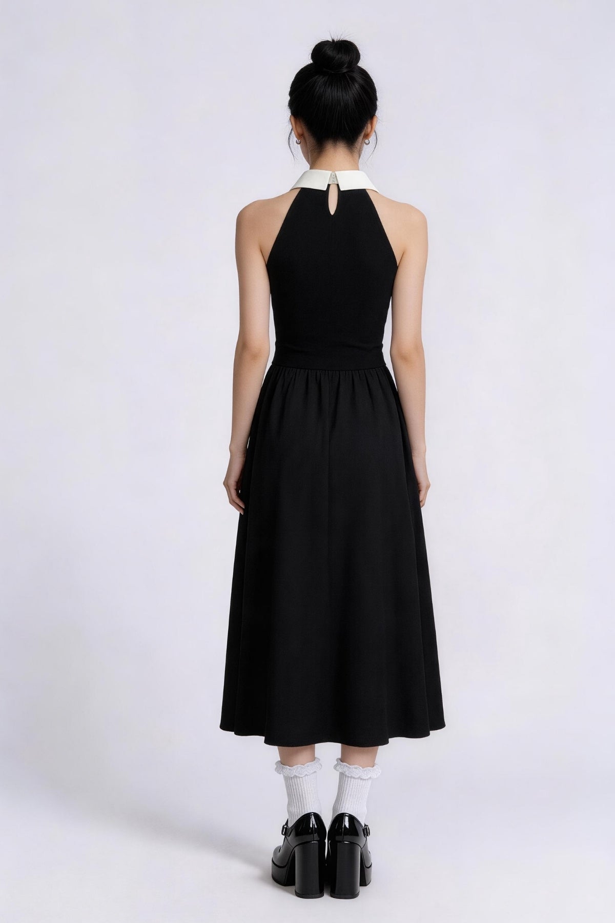 Ilaria Contrast Collar Halter Maxi Dress